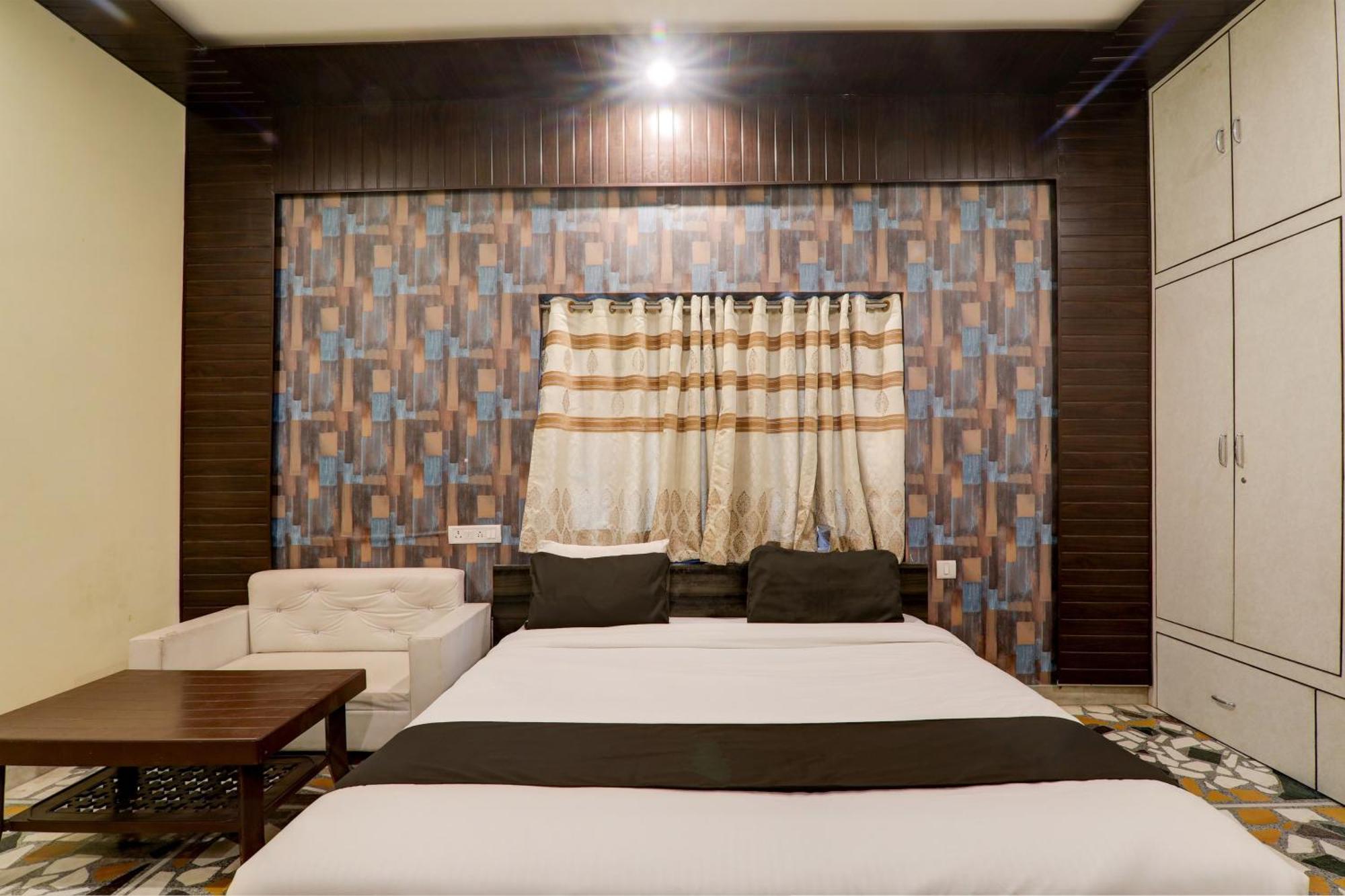 Hotel O Flagship Adbhut Moment Hotel Варанаси Экстерьер фото
