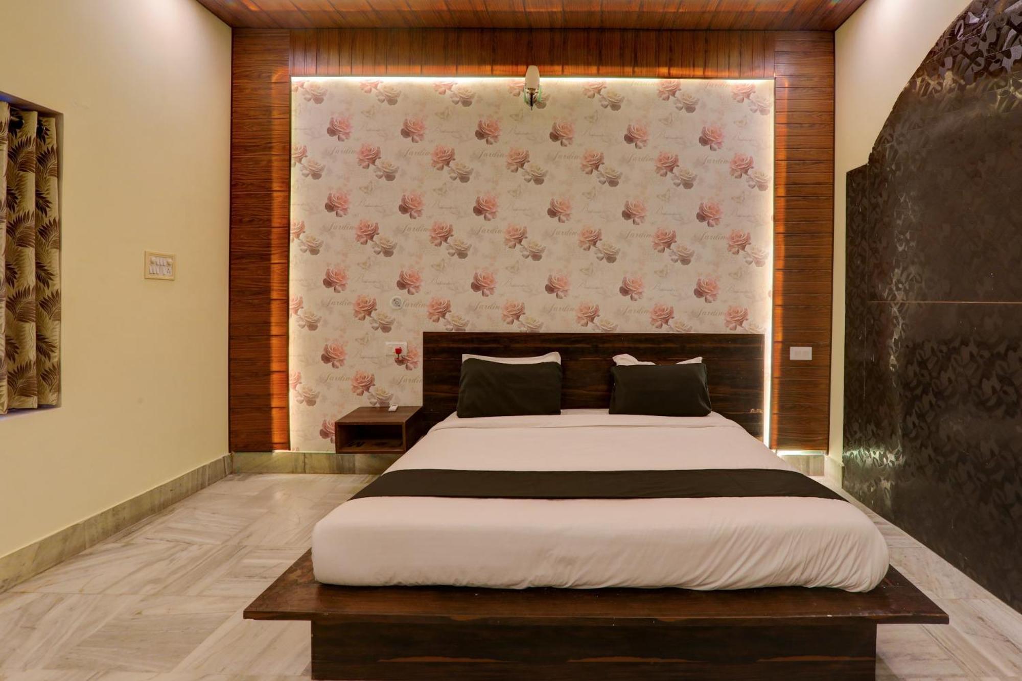 Hotel O Flagship Adbhut Moment Hotel Варанаси Экстерьер фото